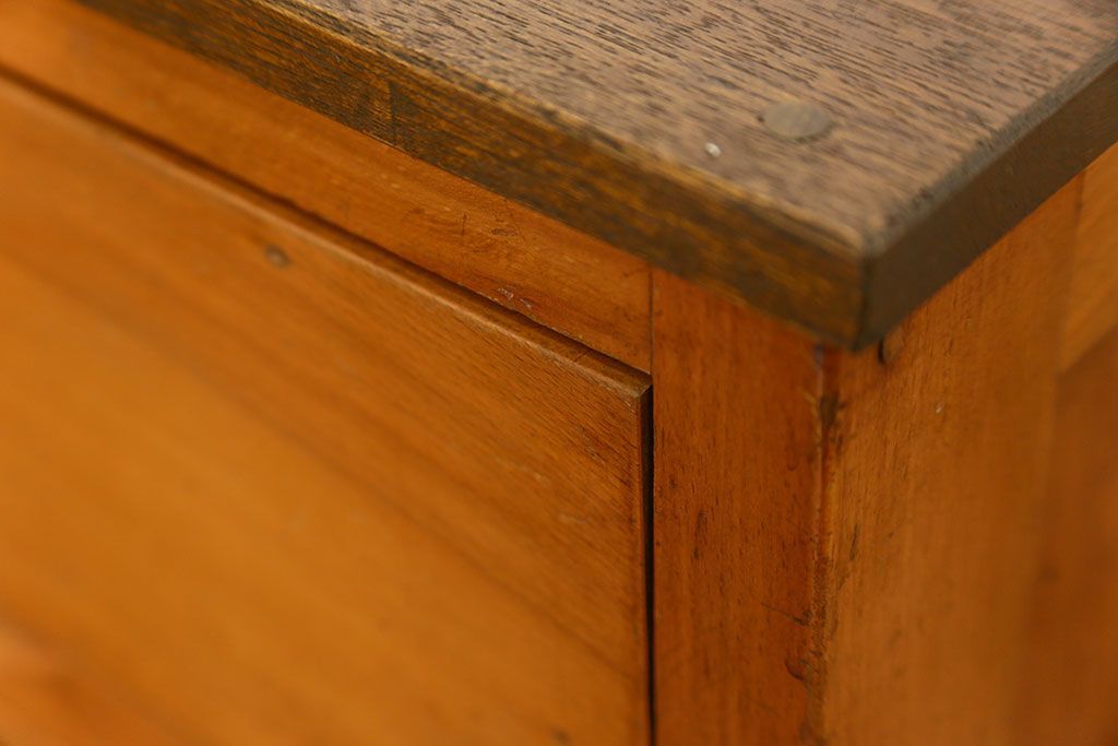 レトロ家具　昭和レトロ シンプルな三杯引き出しローボード　(ローチェスト)