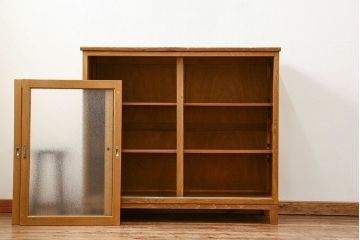 レトロ家具　昭和レトロ 古いダイヤガラスの脚付き収納棚　(キャビネット、食器棚)