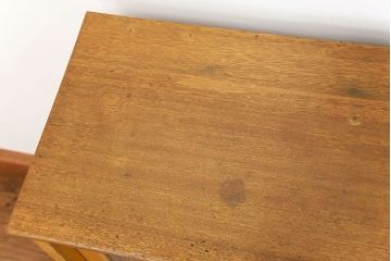 レトロ家具　昭和レトロ 古いダイヤガラスの脚付き収納棚　(キャビネット、食器棚)