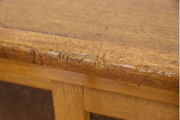 レトロ家具　昭和レトロ 古いダイヤガラスの脚付き収納棚　(キャビネット、食器棚)