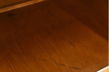 レトロ家具　昭和レトロ 古いダイヤガラスの脚付き収納棚　(キャビネット、食器棚)