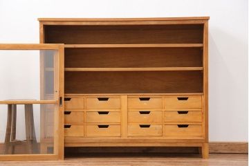 アンティーク家具　アンティーク 引き出し付き薄型脚付き収納棚(1)(キャビネット)