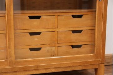 アンティーク家具　アンティーク 引き出し付き薄型脚付き収納棚(1)(キャビネット)