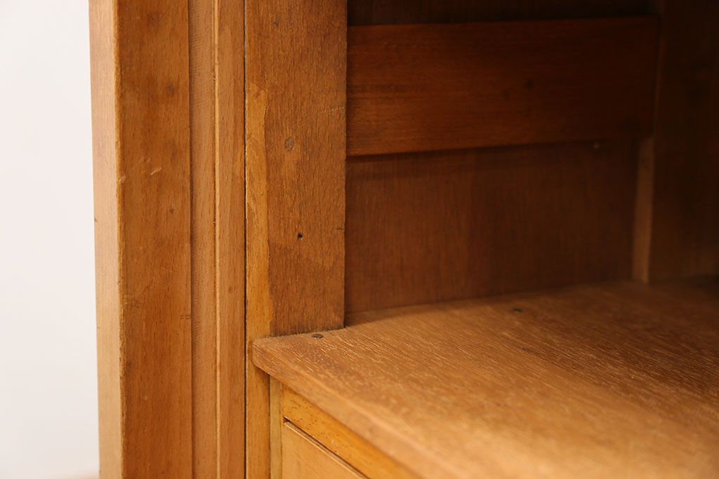 アンティーク家具　アンティーク 引き出し付き薄型脚付き収納棚(1)(キャビネット)