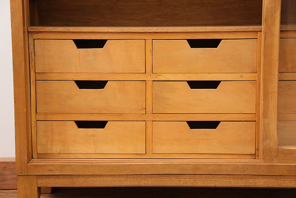 アンティーク家具　アンティーク 引き出し付き薄型脚付き収納棚(1)(キャビネット)