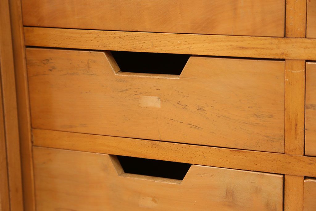 アンティーク家具　アンティーク 引き出し付き薄型脚付き収納棚(1)(キャビネット)