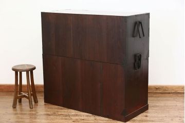 アンティーク家具　古民具・骨董 前面欅材の漆のキレイな味わい深い　米沢箪笥(時代箪笥)