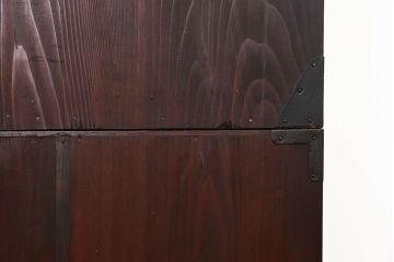 アンティーク家具　古民具・骨董 前面欅材の漆のキレイな味わい深い　米沢箪笥(時代箪笥)