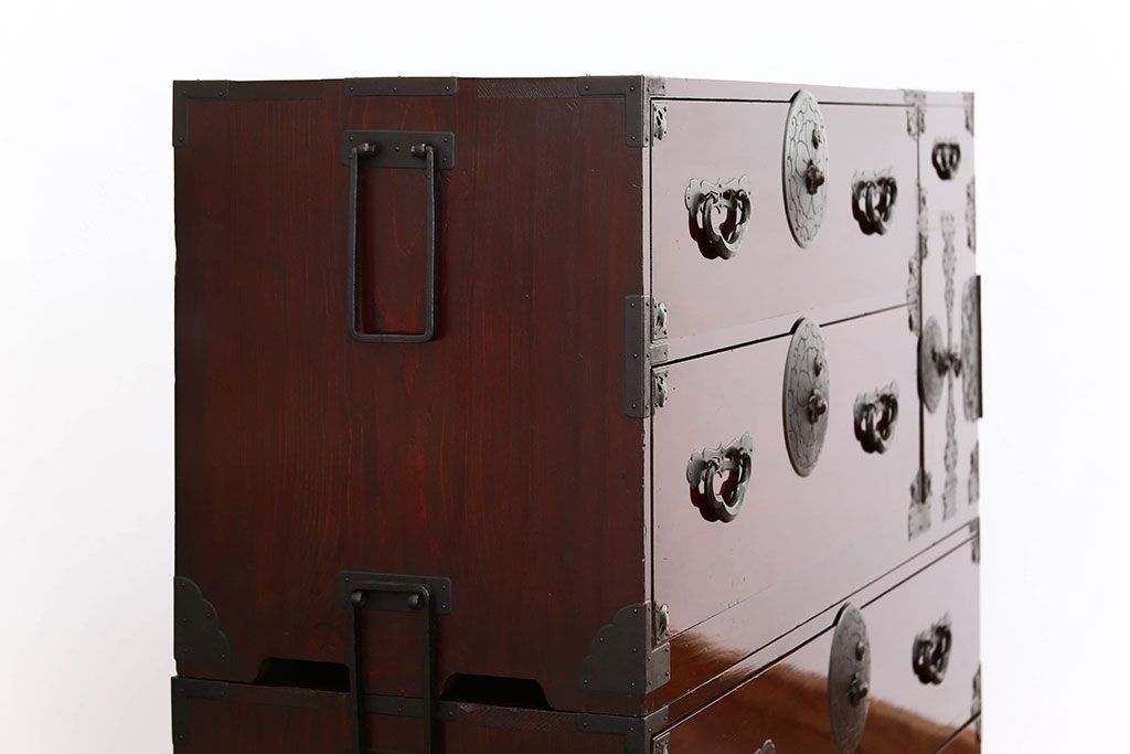 アンティーク家具　古民具・骨董 極上品、状態抜群の美しい前面欅材　米沢箪笥　(時代箪笥)