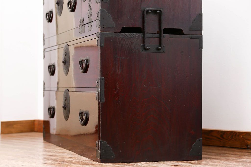 アンティーク家具　古民具・骨董 極上品、状態抜群の美しい前面欅材　米沢箪笥　(時代箪笥)