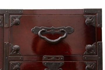 アンティーク家具　古民具・骨董 極上品、状態抜群の美しい前面欅材　米沢箪笥　(時代箪笥)