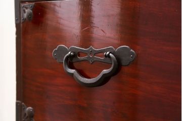 アンティーク家具　古民具・骨董 極上品、状態抜群の美しい前面欅材　米沢箪笥　(時代箪笥)