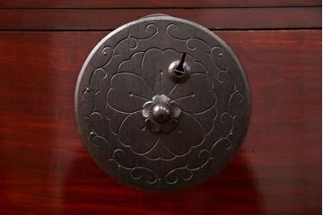 アンティーク家具　古民具・骨董 極上品、状態抜群の美しい前面欅材　米沢箪笥　(時代箪笥)