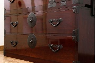 アンティーク家具　古民具・骨董 極上品、状態抜群の美しい前面欅材　米沢箪笥　(時代箪笥)