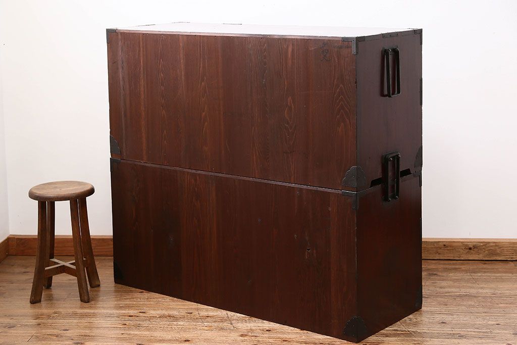 アンティーク家具　古民具・骨董 極上品、状態抜群の美しい前面欅材　米沢箪笥　(時代箪笥)