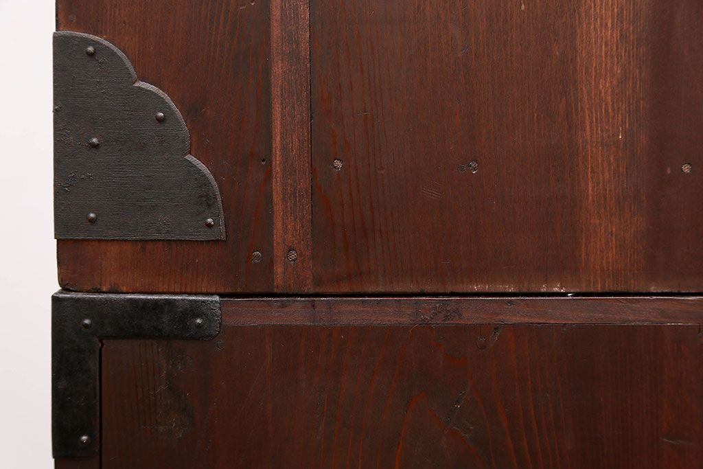 アンティーク家具　古民具・骨董 極上品、状態抜群の美しい前面欅材　米沢箪笥　(時代箪笥)