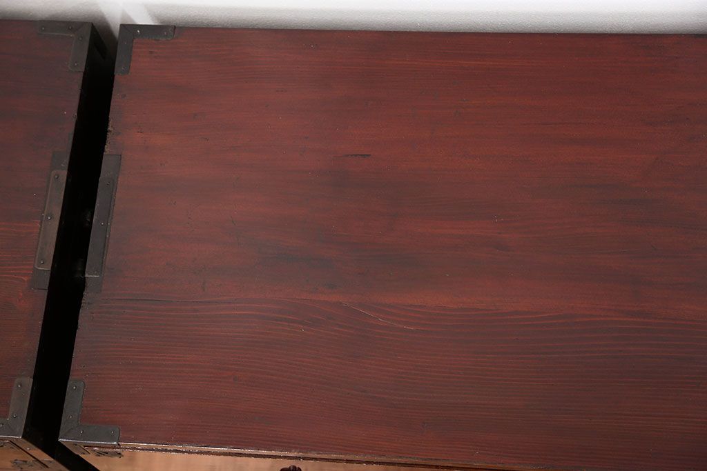 アンティーク家具　古民具・骨董 極上品、状態抜群の美しい前面欅材　米沢箪笥　(時代箪笥)