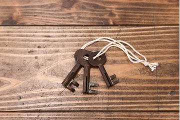 アンティーク家具　古民具・骨董 極上品、状態抜群の美しい前面欅材　米沢箪笥　(時代箪笥)