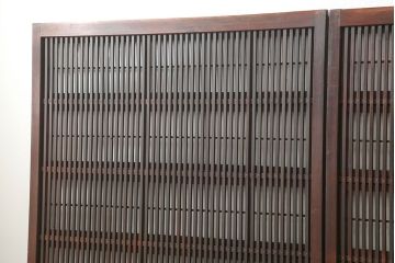 和製アンティーク ダイヤガラス入りの変り型格子戸2枚(裏障子付き)