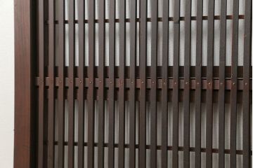 和製アンティーク ダイヤガラス入りの変り型格子戸2枚(裏障子付き)