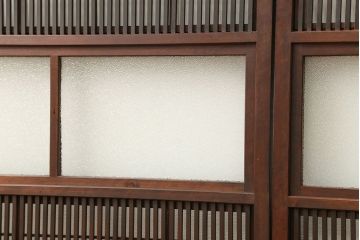 和製アンティーク ダイヤガラス入りの変り型格子戸2枚(裏障子付き)