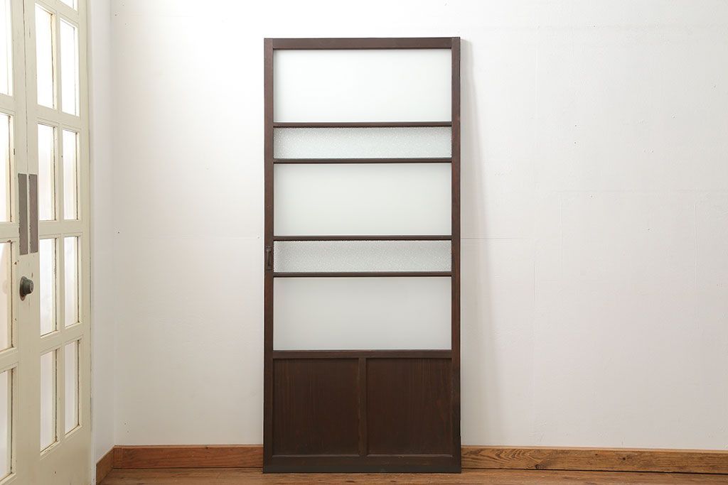 アンティーク ダイヤガラスとすりガラスのシンプルな扉