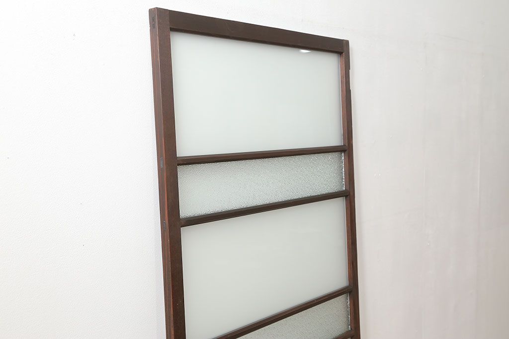 アンティーク ダイヤガラスとすりガラスのシンプルな扉