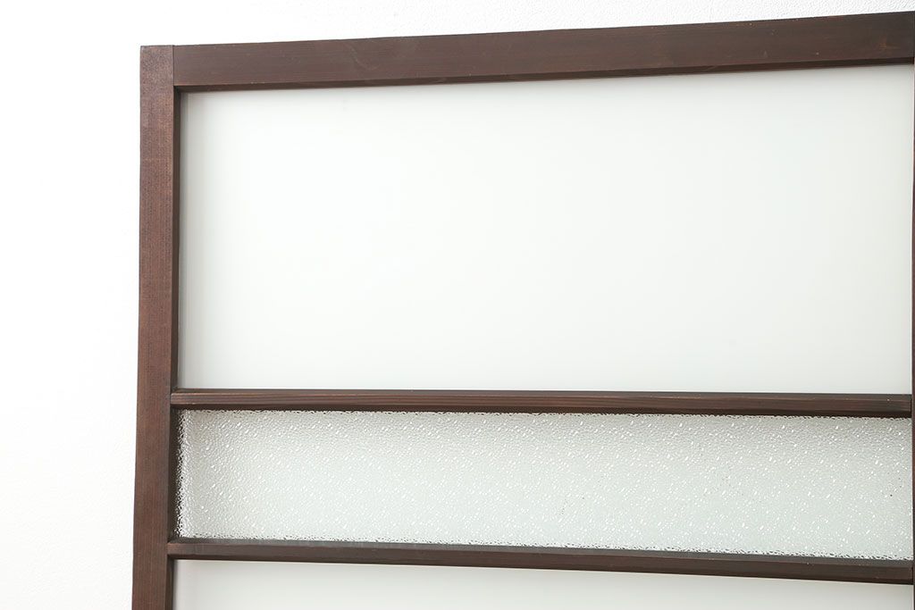 アンティーク ダイヤガラスとすりガラスのシンプルな扉