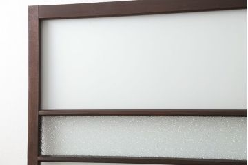 アンティーク ダイヤガラスとすりガラスのシンプルな扉