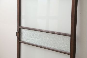 アンティーク ダイヤガラスとすりガラスのシンプルな扉