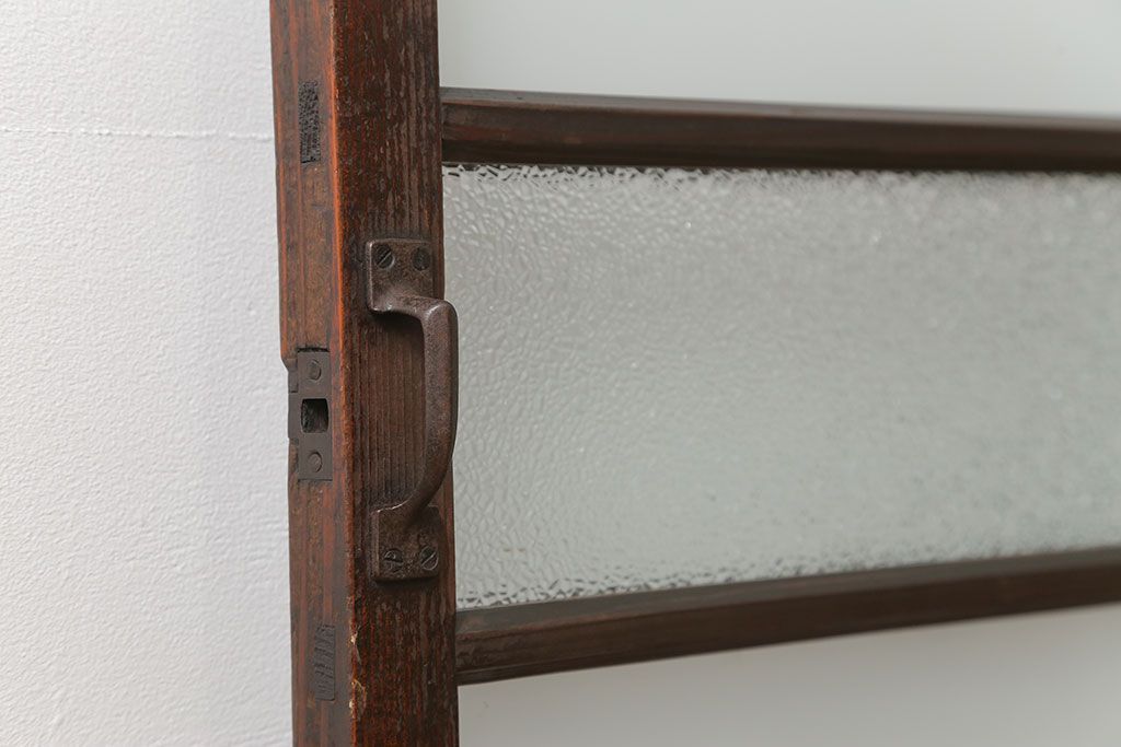 アンティーク ダイヤガラスとすりガラスのシンプルな扉