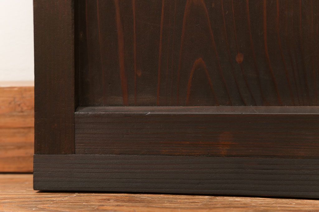 アンティーク ダイヤガラスとすりガラスのシンプルな扉