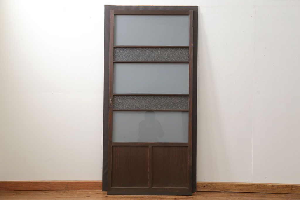 アンティーク ダイヤガラスとすりガラスのシンプルな扉