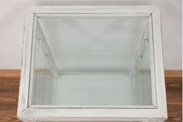 アンティーク家具　アンティークペイント 古いパン屋の縦型ガラスケース(ショーケース)