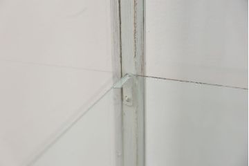 アンティーク家具　アンティークペイント 古いパン屋の縦型ガラスケース(ショーケース)