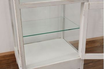 アンティーク家具　アンティークペイント 古いパン屋の縦型ガラスケース(ショーケース)