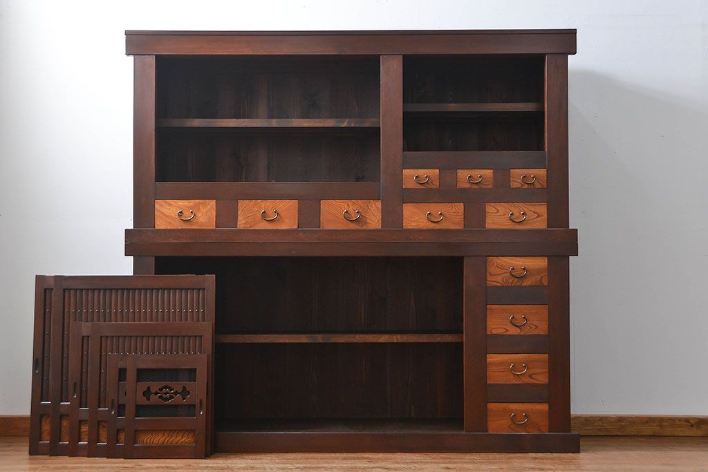 アンティーク家具　古民具・骨董 状態の良い美しい昇り引き出し付き六尺水屋箪笥(近江水屋箪笥、食器棚)