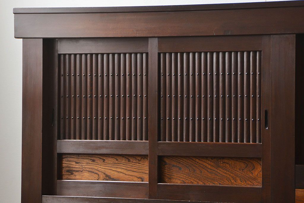 アンティーク家具　古民具・骨董 状態の良い美しい昇り引き出し付き六尺水屋箪笥(近江水屋箪笥、食器棚)