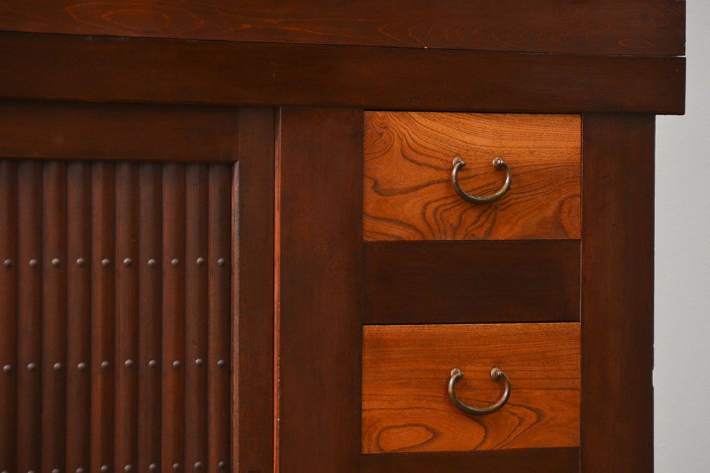 アンティーク家具　古民具・骨董 状態の良い美しい昇り引き出し付き六尺水屋箪笥(近江水屋箪笥、食器棚)