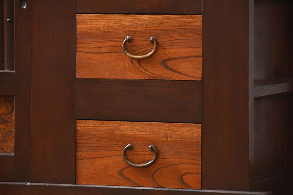 アンティーク家具　古民具・骨董 状態の良い美しい昇り引き出し付き六尺水屋箪笥(近江水屋箪笥、食器棚)