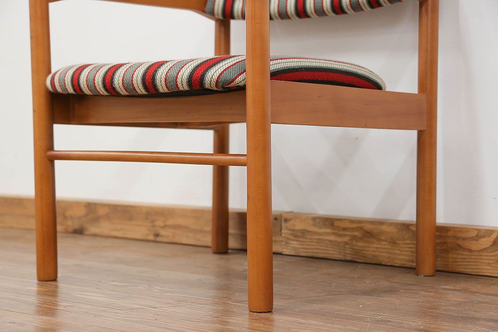 レトロ家具　昭和レトロ 1970年代 ストライプ柄アームチェア(1)(椅子、イス)