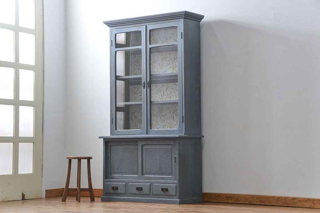 アンティーク家具　アンティークペイント 上質な作りのブックケース(本箱、食器棚、キャビネット)