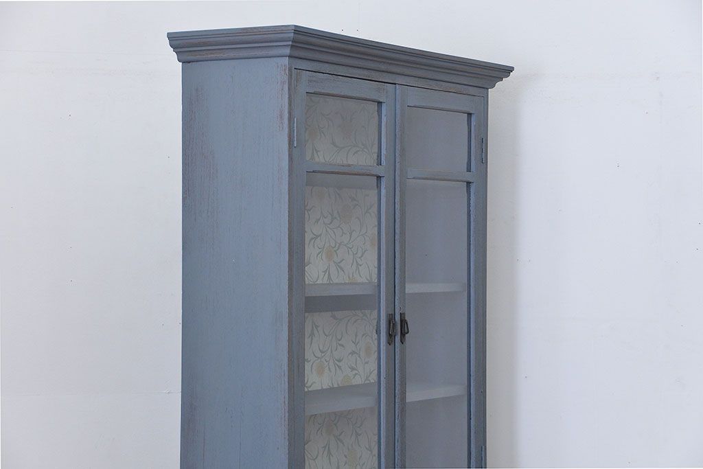 アンティーク家具　アンティークペイント 上質な作りのブックケース(本箱、食器棚、キャビネット)