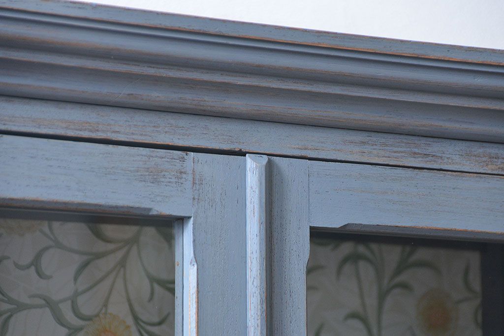 アンティーク家具　アンティークペイント 上質な作りのブックケース(本箱、食器棚、キャビネット)