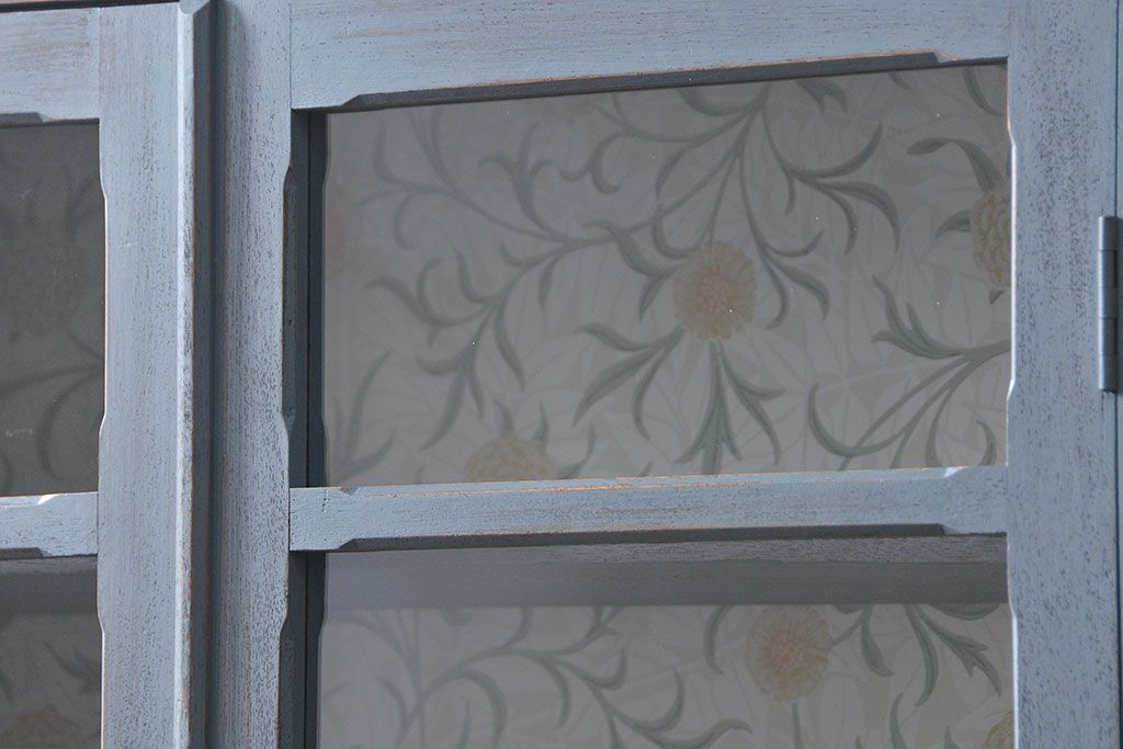 アンティーク家具　アンティークペイント 上質な作りのブックケース(本箱、食器棚、キャビネット)