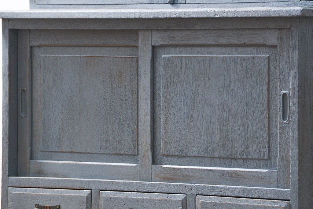 アンティーク家具　アンティークペイント 上質な作りのブックケース(本箱、食器棚、キャビネット)