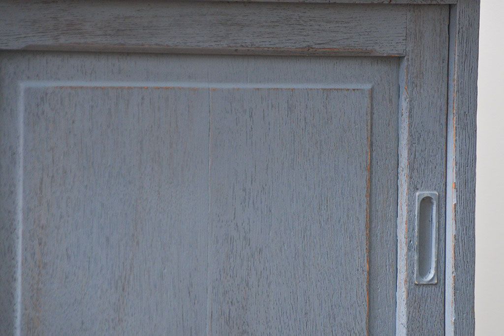 アンティーク家具　アンティークペイント 上質な作りのブックケース(本箱、食器棚、キャビネット)