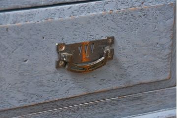 アンティーク家具　アンティークペイント 上質な作りのブックケース(本箱、食器棚、キャビネット)