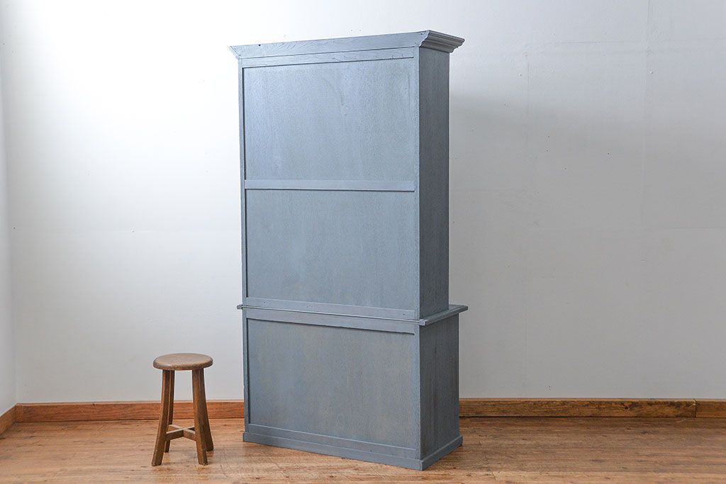 アンティーク家具　アンティークペイント 上質な作りのブックケース(本箱、食器棚、キャビネット)