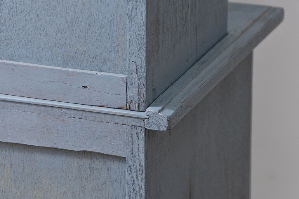 アンティーク家具　アンティークペイント 上質な作りのブックケース(本箱、食器棚、キャビネット)